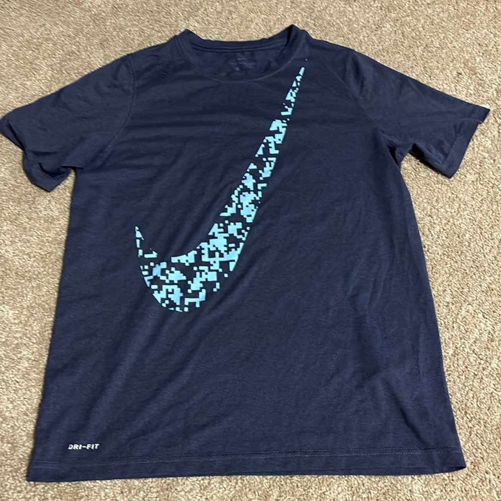 Nike tee T shirt gently worn